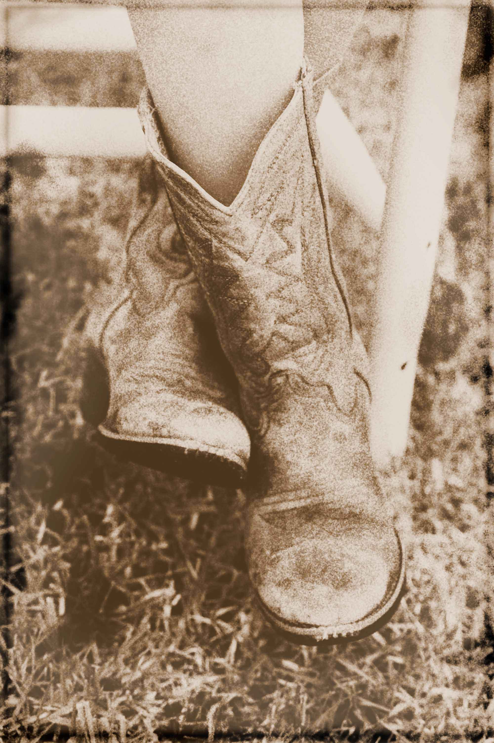 boots_aged_fin_01_web